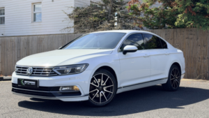 2016 Volkswagen Passat 2.0 Tdi Bluemotion Tech R-Line in White — image 3