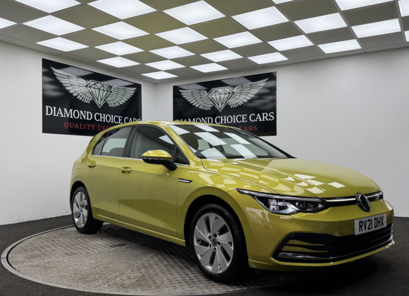 2021 Volkswagen Golf 1.5 Etsi Mhev Style in Yellow — image 1