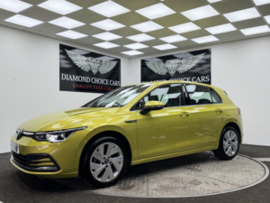 2021 Volkswagen Golf 1.5 Etsi Mhev Style in Yellow — image 3