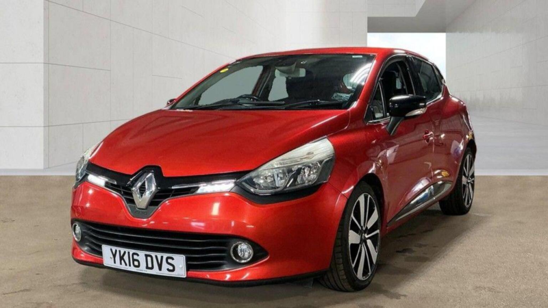 2016 Renault Clio 1.5 Dci Dynamique S Nav Auto Euro 6 5dr in Red — image 1