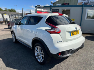 2017 Nissan Juke 1.2 Dig-T N-Connecta Euro 6 (s/s) 5dr in White — image 4