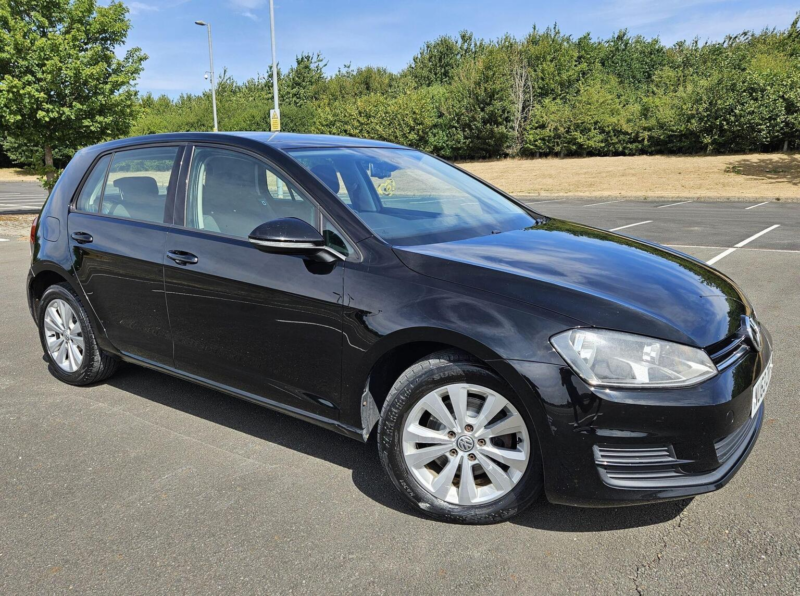 2013 Volkswagen Golf 1.6 Tdi Bluemotion Tech Se Euro 5 (s/s) 5dr in Black — image 1