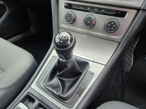 2013 Volkswagen Golf 1.6 Tdi Bluemotion Tech Se Euro 5 (s/s) 5dr in Black — image 3