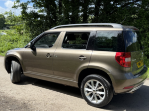 2015 Skoda Yeti 2.0 Tdi Se*only 33k-1owner 8 Yrs-8svs-Bt-Lowtax*rare Find* in Brown — image 5