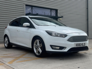 2016 Ford Focus 1.0t Ecoboost Titanium Euro 6 (s/s) 5dr in White — image 4