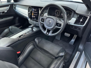 2020 Volvo V90 2.0 D4 R-Design Plus Auto Euro 6 (s/s) 5dr in Silver — image 4