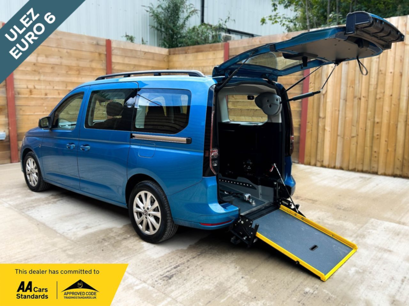 2021 Volkswagen Caddy Maxi Life 5 SEAT Auto Wheelchair Accessible Disabled Access Vehicle Wav in Blue — image 1