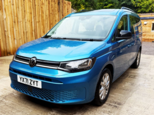 2021 Volkswagen Caddy Maxi Life 5 SEAT Auto Wheelchair Accessible Disabled Access Vehicle Wav in Blue — image 4