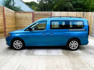 2021 Volkswagen Caddy Maxi Life 5 SEAT Auto Wheelchair Accessible Disabled Access Vehicle Wav in Blue — image 6
