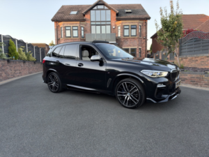 2020 BMW X5 3.0 X5 M50d in Black — image 6