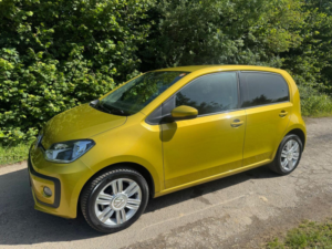 2017 Volkswagen Up! 1.0 Bluemotion Tech High Up! Asg Euro 6 (s/s) 5dr in Gold — image 2