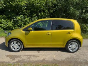 2017 Volkswagen Up! 1.0 Bluemotion Tech High Up! Asg Euro 6 (s/s) 5dr in Gold — image 3