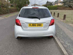 2016 Toyota Yaris 1.3 Dual Vvt-I Icon in Silver — image 5