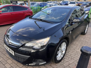 2014 Vauxhall Astra Gtc 1.4 T 16v Sri in Black — image 2