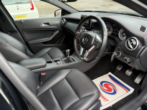 2013 Mercedes-Benz A Class 1.8 A200 Cdi Amg Sport in Black — image 3