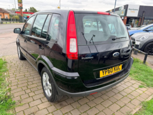 2010 Ford Fusion 1.6 Zetec 5dr in Black — image 2