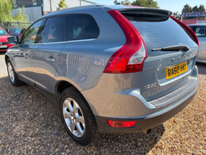 2010 Volvo Xc60 2.0 T5 Se Lux Powershift Euro 5 5dr in Blue — image 5