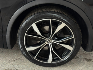 2021 Volkswagen Tiguan 1.5 Tsi R-Line DSG Euro 6 (s/s) 5dr in Black — image 2