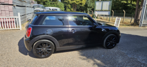 2017 MINI Hatch 1.5 Cooper D 3-Door Hatch in Black — image 5