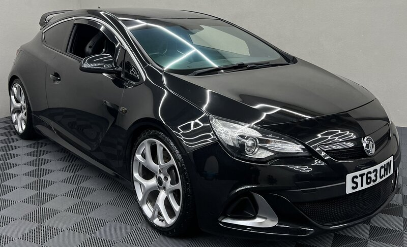 2013 Vauxhall Astra J Gtc Vxr 2.0 Astra Vxr 3dr in Black — image 1