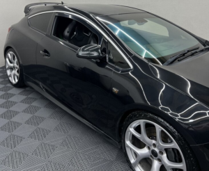 2013 Vauxhall Astra J Gtc Vxr 2.0 Astra Vxr 3dr in Black — image 5