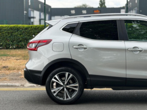 2018 Nissan Qashqai 1.6 Dci N-Connecta Euro 6 (s/s) 5dr in Silver — image 6