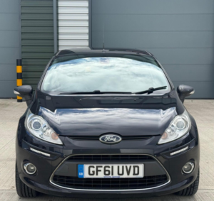 2011 Ford Fiesta 1.25 Centura 5dr in Black — image 2