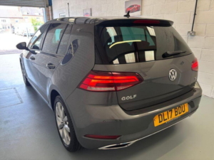 2017 Volkswagen Golf 1.6 Tdi Bluemotion Tech Gt Euro 6 (s/s) 5dr in Grey — image 3