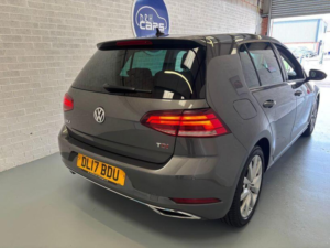 2017 Volkswagen Golf 1.6 Tdi Bluemotion Tech Gt Euro 6 (s/s) 5dr in Grey — image 4