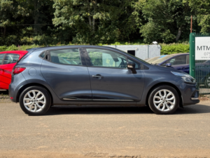 2016 Renault Clio 1.2 16v Dynamique Nav Hatchback 5dr Petrol Manual Euro 6 (75 Ps) in Grey — image 4