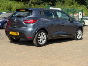 2016 Renault Clio 1.2 16v Dynamique Nav Hatchback 5dr Petrol Manual Euro 6 (75 Ps) in Grey — image 5