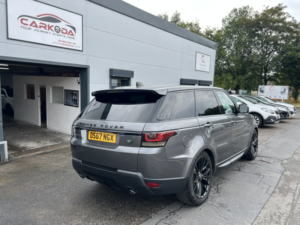 2017 Land Rover Range Rover Sport 3.0 Sd V6 Hse in Grey — image 2
