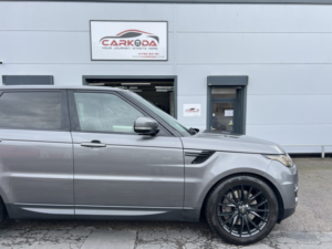 2017 Land Rover Range Rover Sport 3.0 Sd V6 Hse in Grey — image 5