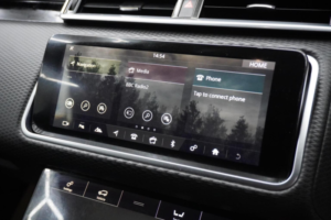 2019 Land Rover Range Rover Velar 2.0 D180 R-Dynamic S Auto 4WD Euro 6 (s/s) 5dr in Grey — image 5