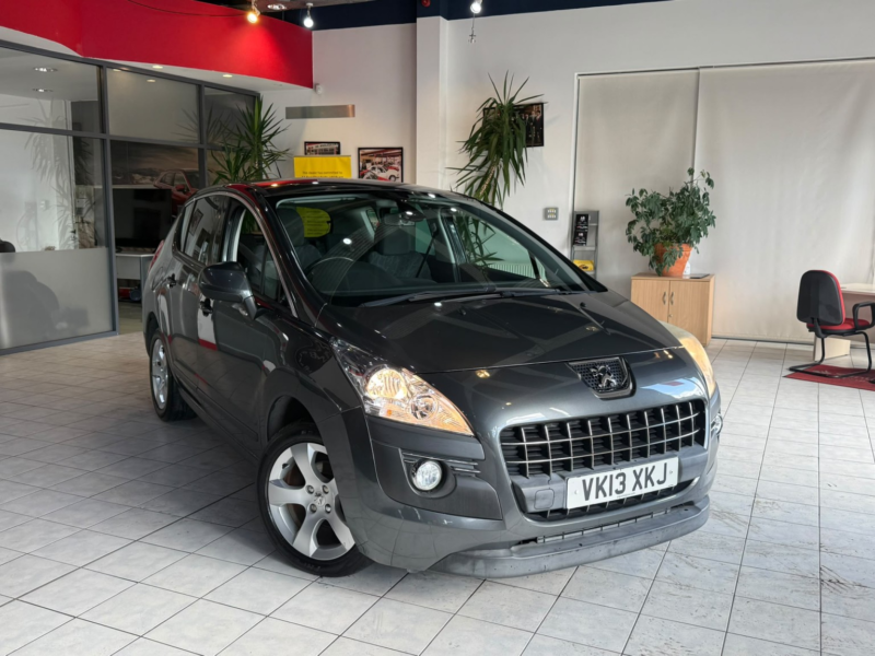 2013 Peugeot 3008 1.6 E-Hdi Active in Grey — image 1