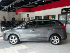 2013 Peugeot 3008 1.6 E-Hdi Active in Grey — image 5