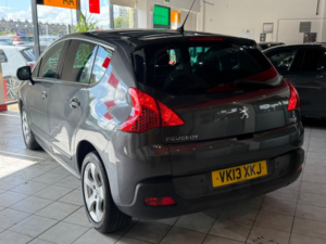 2013 Peugeot 3008 1.6 E-Hdi Active in Grey — image 6