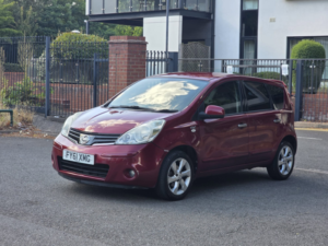 2011 Nissan Note 1.6 16v Tekna Hatchback 5dr Petrol Auto Euro 5 (110 Ps) in Red — image 3