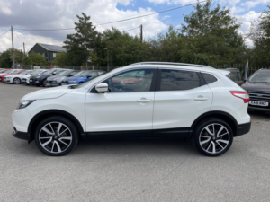 2017 Nissan Qashqai 1.5 Dci Tekna in White — image 4