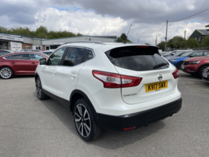 2017 Nissan Qashqai 1.5 Dci Tekna in White — image 5