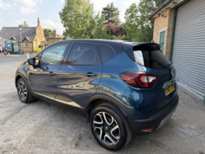2017 Renault Captur 0.9 Tce 90 Dynamique S Nav One Owner Ultra Low Mileage Full Renault Service History Great Spec in Blue — image 3