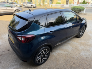 2017 Renault Captur 0.9 Tce 90 Dynamique S Nav One Owner Ultra Low Mileage Full Renault Service History Great Spec in Blue — image 4