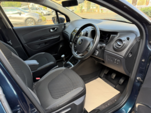 2017 Renault Captur 0.9 Tce 90 Dynamique S Nav One Owner Ultra Low Mileage Full Renault Service History Great Spec in Blue — image 5