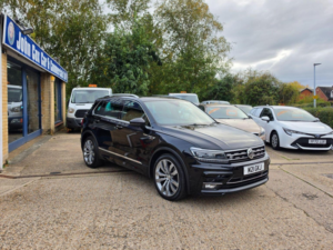 2018 Volkswagen Tiguan 2.0 Tdi R-Line DSG 4motion Euro 6 (s/s) 5dr in Black — image 2