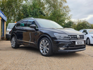 2018 Volkswagen Tiguan 2.0 Tdi R-Line DSG 4motion Euro 6 (s/s) 5dr in Black — image 5