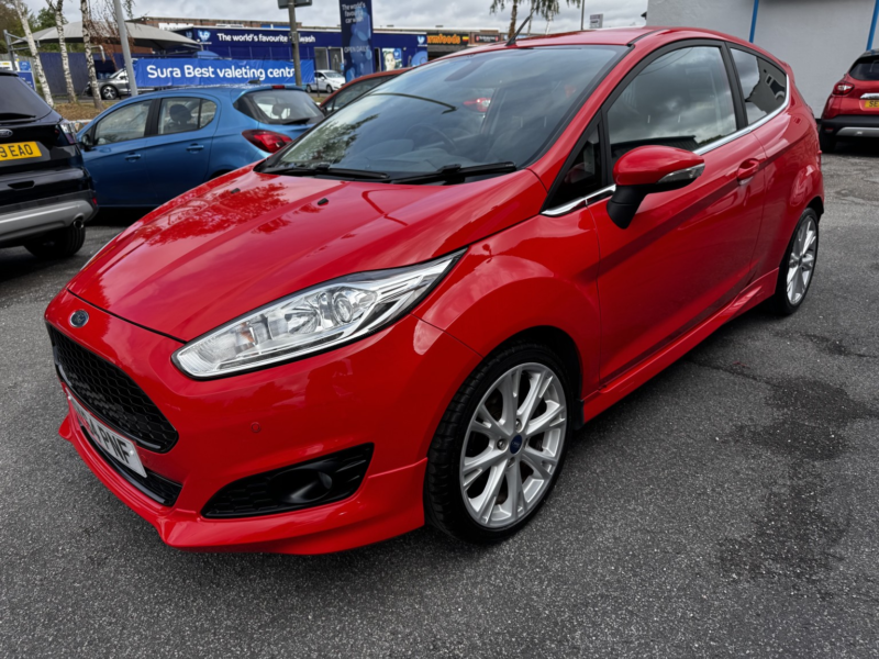 2014 Ford Fiesta 1.0 T Ecoboost Titanium X in Red — image 1