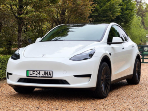 2024 Tesla Model Y Auto Rwd 5dr in White — image 2