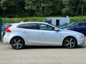 2018 Volvo V40 2.0 D4 R-Design Pro Hatchback 5dr Diesel Manual Euro 6 (s/s) (190 Ps) in Silver — image 4