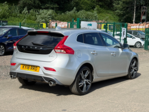 2018 Volvo V40 2.0 D4 R-Design Pro Hatchback 5dr Diesel Manual Euro 6 (s/s) (190 Ps) in Silver — image 5