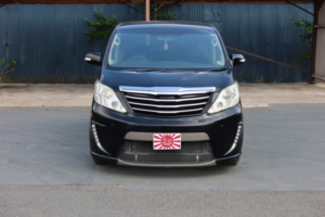 2013 Toyota Alphard 240x 8 Seats in Black — image 2